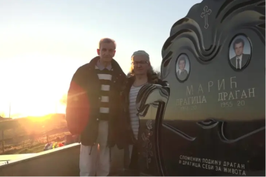 Bračni par iz Doboja izdominirao: Pozvali 200 ljudi na vlastitu sahranu i pretvorili je u slavlje